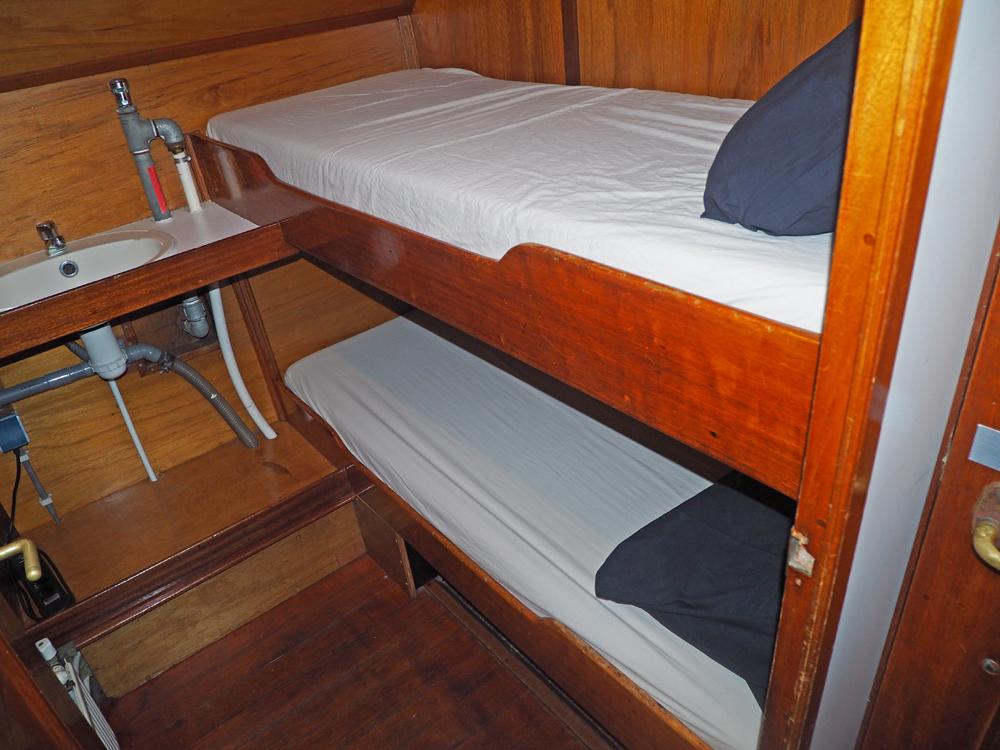 Cabin en avant, H&eacute;bergements